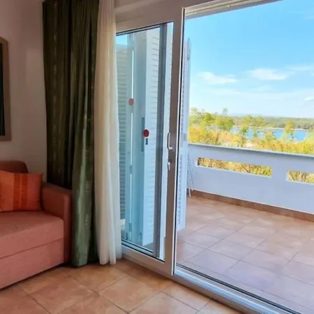 Apartment Old Town With Sea View By Guide *