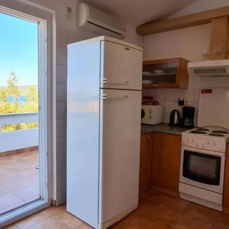 Apartment Old Town With Sea View By Guide